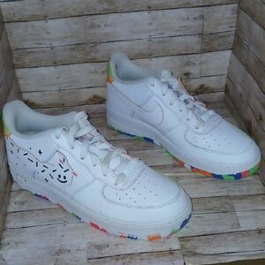 Nike Kids White Low-Top Sneakers with Multicolor Sole Accents